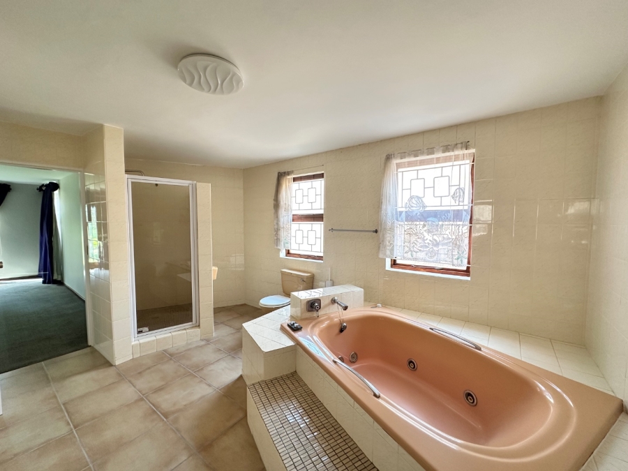 5 Bedroom Property for Sale in Bayview Western Cape